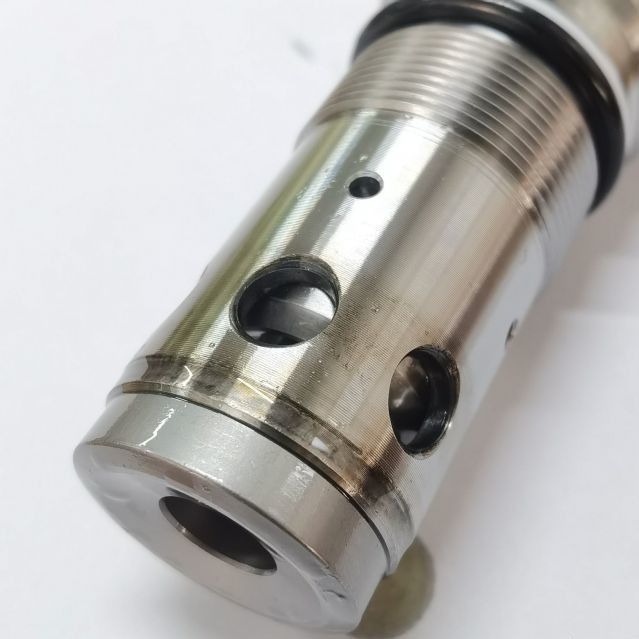 Sumitomo Kato  Hydraulic Motor Relief Valve For M5X130 M5X180 Excavator Travel Motor
